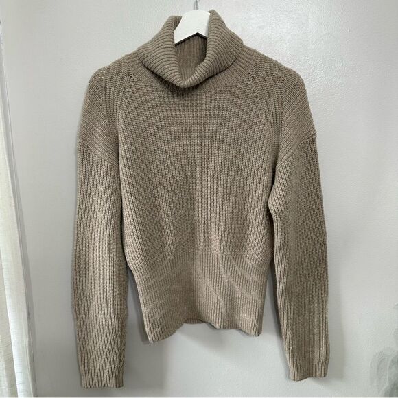 Everlane The Premium Ribbed Cashmere Turtleneck - Picture 3 of 5